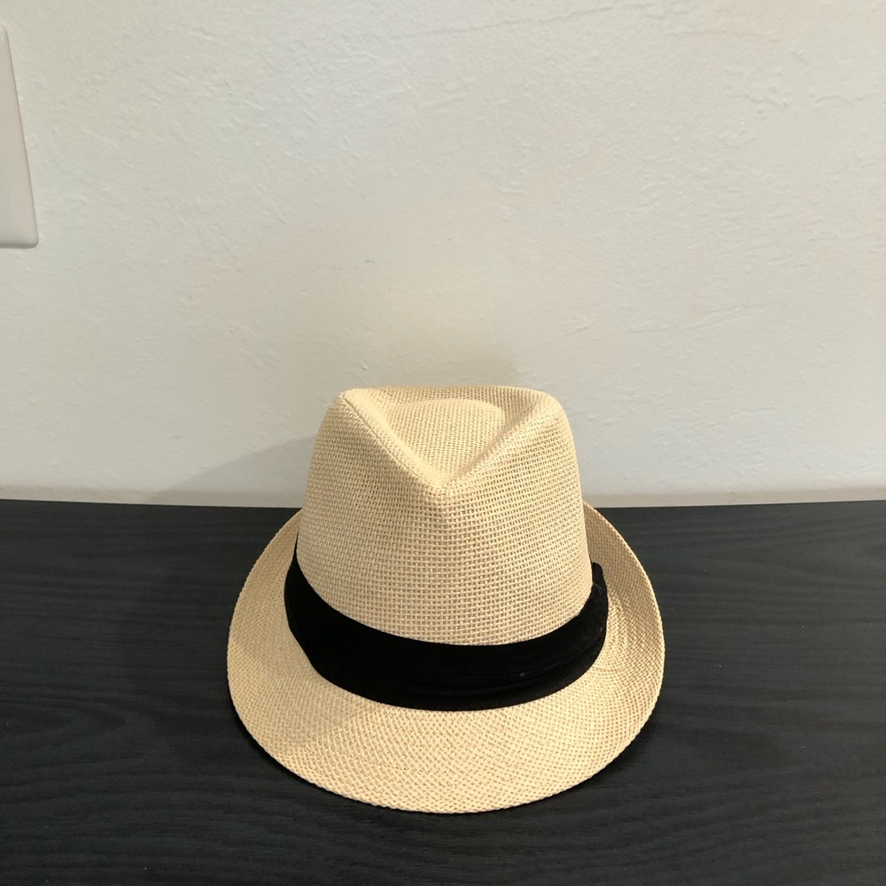Classic Fedora, color natural, well made
